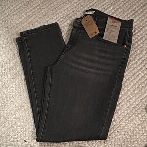 Levi’s-Boyfriend fit